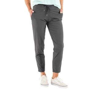 FREE FLY APPAREL WOMEN'S BREEZE CROPPED PANT